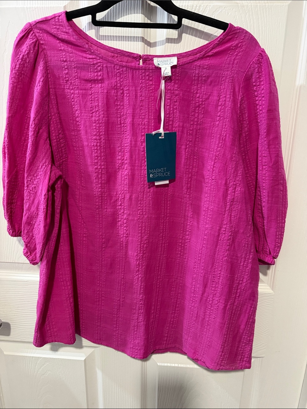 Market & Spruce Bright Fuchsia Textured Puff-Sleeve Blouse